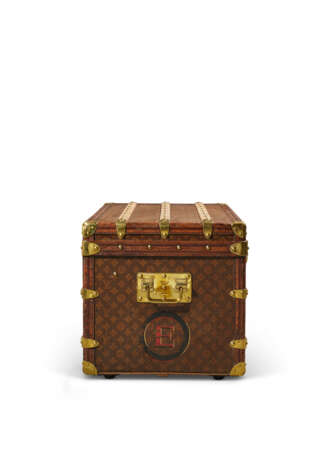 A MONOGRAM CANVAS COURRIER 80 TRUNK WITH BRASS HARDWARE - фото 4