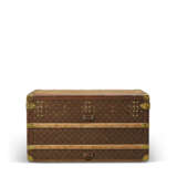 A MONOGRAM CANVAS COURRIER 80 TRUNK WITH BRASS HARDWARE - фото 6