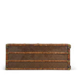 A MONOGRAM CANVAS LADY'S WARDROBE TRUNK WITH BRASS HARDWARE - Foto 7