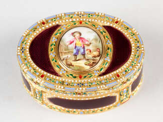 A French gold and enamel snuff box 