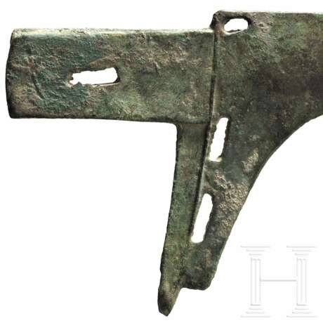 Bronzene "Hellebarde", China, östliche Zhou, 5. - 3. Jhdt. v. Chr. - фото 2