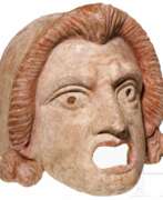 Ancient Greece. Terrakotta einer Theatermaske der Neuen Komödie, Typ des naiven Epheben, hellenistisch, 2. Jhdt. v. Chr.