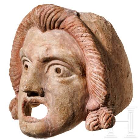 Terrakotta einer Theatermaske der Neuen Komödie, Typ des naiven Epheben, hellenistisch, 2. Jhdt. v. Chr. - фото 2