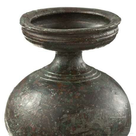 Salbgefäß aus Bronze, griechisch, 4. Jhdt. v. Chr. - Foto 2