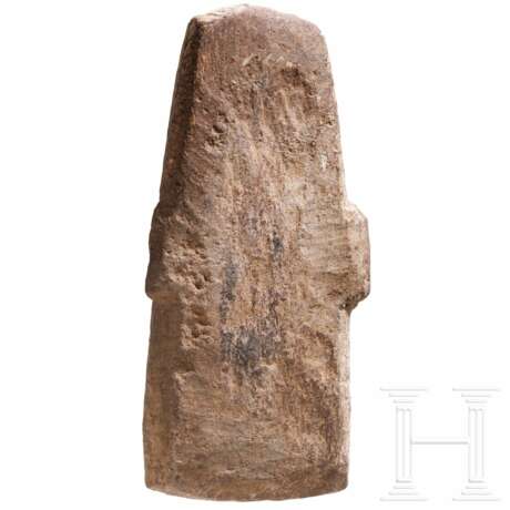Steinerne Hälfte einer Gussform für eine Lanzenspitze, späte Bronzezeit, 12. - 9. Jhdt. v. Chr. - фото 2