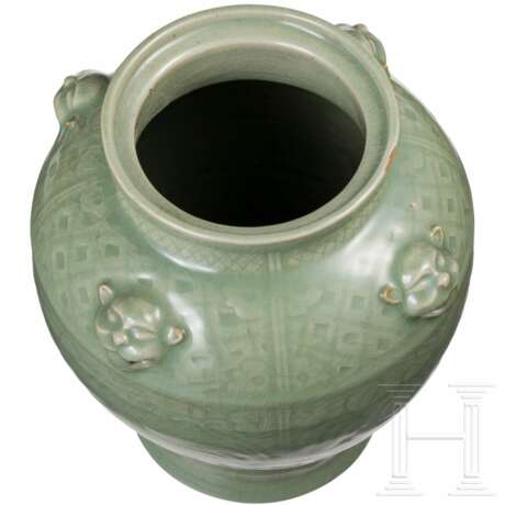 Lonquan-Seladon-Vase mit Grotesken, China, wohl Yuan-Dynastie - Foto 19