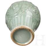 Longquan-Seladon-Vase mit Pfingstrose, China, wohl Ming-Dynastie - Foto 23