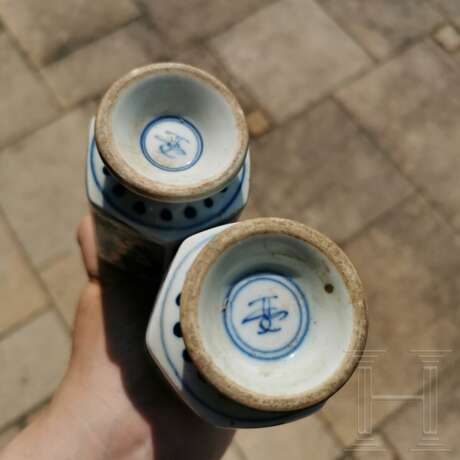 Fünf kleine blau-weiße Vasen aus dem Vung-Tau Schiffs, China, wohl Kangxi-Periode - Foto 3