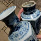 Fünf kleine blau-weiße Vasen aus dem Vung-Tau Schiffs, China, wohl Kangxi-Periode - Foto 5