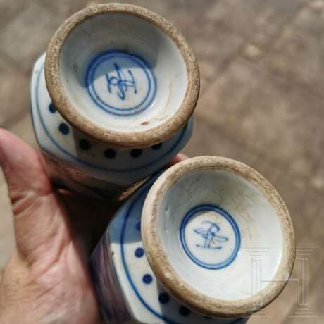 Fünf kleine blau-weiße Vasen aus dem Vung-Tau Schiffs, China, wohl Kangxi-Periode - Foto 6