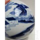 Blau-weiße Vase mit Berg- und Seelandschaft, China, wohl 19./20. Jhdt. - Foto 16