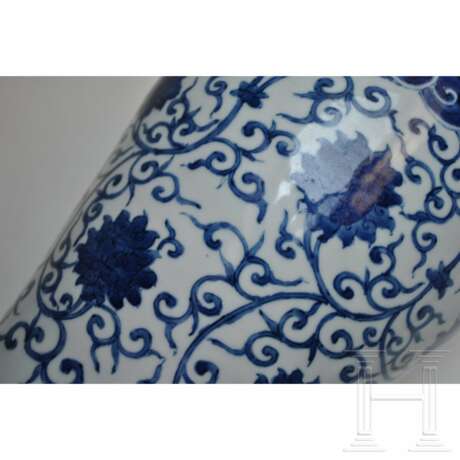 Große blau-weiße Meiping-Vase, China, 20. Jhdt. - photo 3