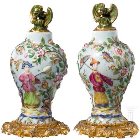 Ein Paar Fahua-Vasen für den chinesischen Markt, 20. Jhdt. - Foto 1