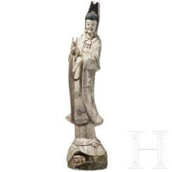 Große Beinfigur "Chilian Guanyin", China, 20. Jhdt.