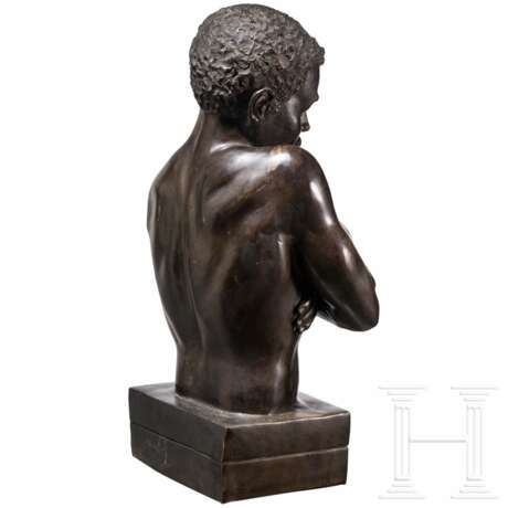 Massive Bronze eines Sklaven mit Handfessel, Frankreich(?), 19. Jhdt. - Foto 2