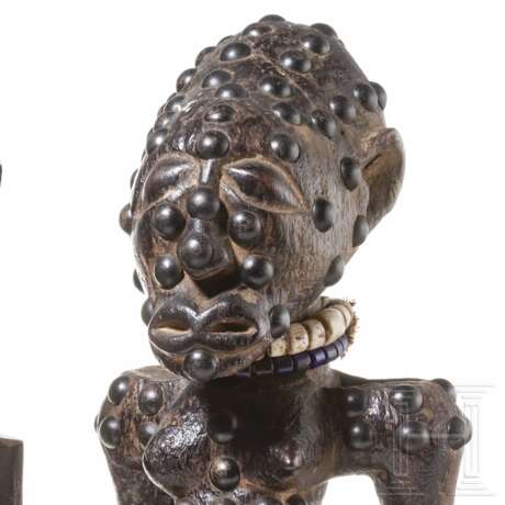 Zwei Nkisi-Zauberfiguren der Songye, Kongo, 20. Jhdt. - photo 4