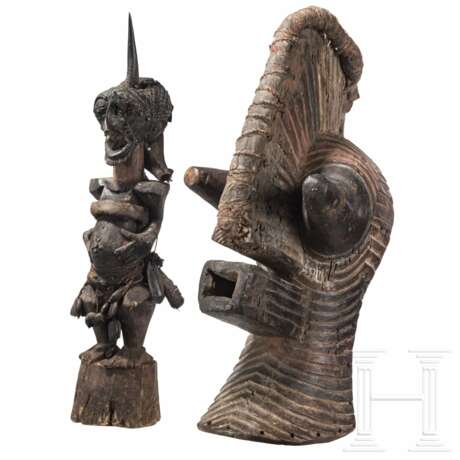 Nkisi-Zauberfigur und große Kifwebe-Maske der Songye, Kongo - Foto 1