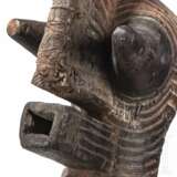 Nkisi-Zauberfigur und große Kifwebe-Maske der Songye, Kongo - Foto 7