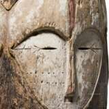 Vierseitige Helmmaske (Ngontang) der Fang, Gabun, 20. Jhdt. - photo 4