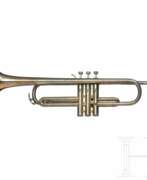 Musical instruments. Jazz-Trompete und Taburin , 20. Jhdt.