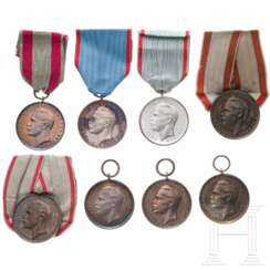Acht Medaillen Großherzog Ernst Ludwig