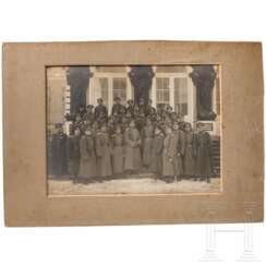 Gruppenfoto der Offiziere des Leibgarde-Atamansky-Regiments, Russland, um 1910/15