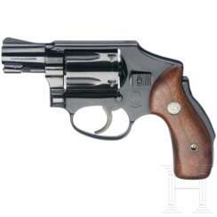 Smith & Wesson Mod. 42, "The Centennial Airweight"