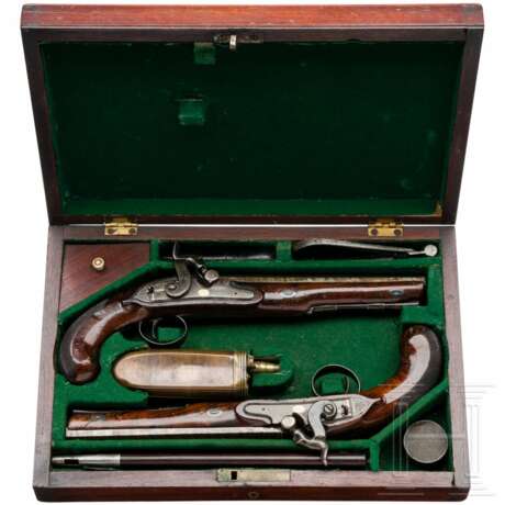 Ein Paar Perkussionspistolen im Kasten, England, um 1810 - Foto 1