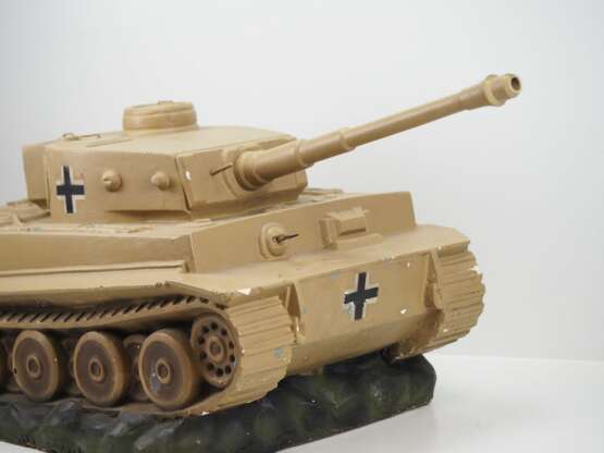 Großes Modell Panzerkampfwagen VI - Tiger. - photo 2