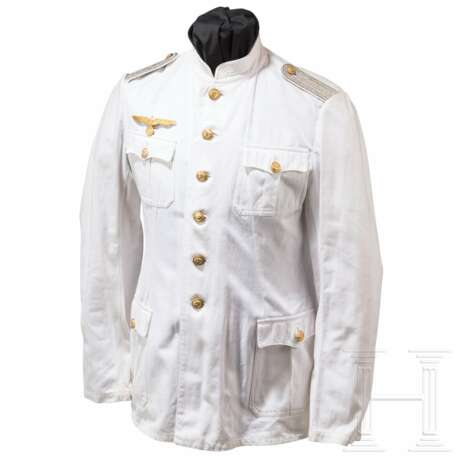Weißer Sommerrock für einen Leutnant der Kriegsmarine - photo 1