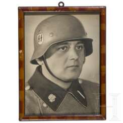Porträt eines Sturmmannes der Totenkopfverbände