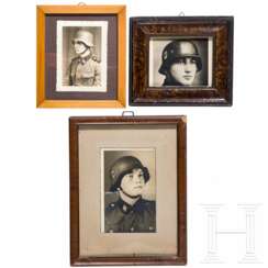 Drei gerahmte SS-Porträts mit Stahlhelmen