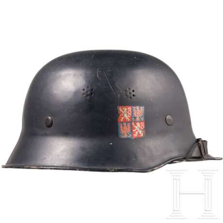 Helm der Feuerwehr/Feuerlöschpolizei im Protektorat Böhmen und Mähren - Foto 3
