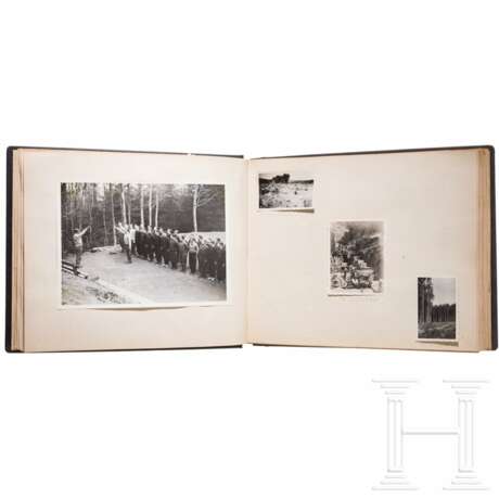 Zwei Fotoalben mit 235 Aufnahmen eines Leichtathleten, u.a. Training und Vorbereitung auf die Olympischen Spielen 1936, mit einer signierten Fotokarte von Hans von Tschammer und Osten - photo 12