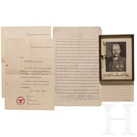 Karl-Jesko von Puttkamer (1900 - 1981) - zwei Schreiben bzgl. Landerwerb 1942, Karte und Brief Dönitz aus Nürnberg 1942, Autograph von Hindenburg und Anstecknadeln - Foto 1