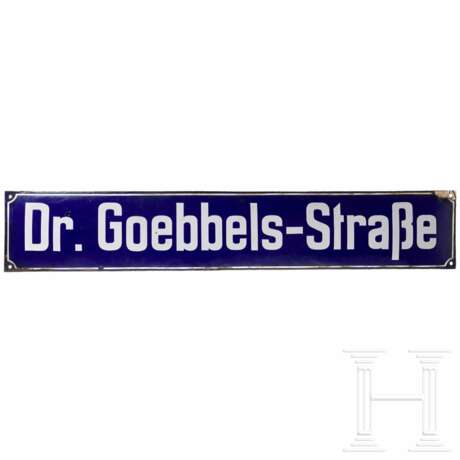 Straßenschild "Dr. Göbbels-Straße" - фото 1