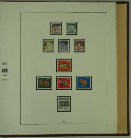 Sammlung Briefmarken - mit Berlin Block 1. - photo 1
