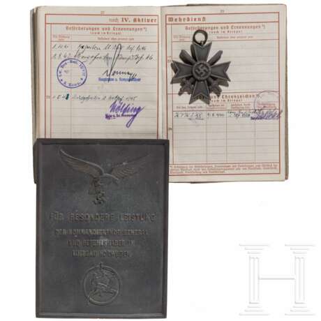 Nachlass mit dem Ehrenschild des Luftgaukommandos Norwegen mit Urkunde, weiteren Dokumenten und Fernglas - Foto 2