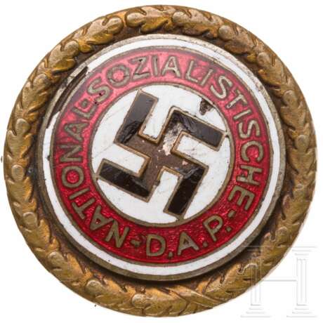 Goldenes Ehrenzeichen der NSDAP - goldenes Parteiabzeichen - photo 1