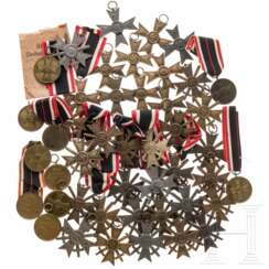 45 Kriegsverdienstkreuze/-medaillen