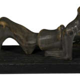 HENRY MOORE (1898-1986) - Foto 8