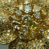 Золотое кольцо в форме цветка с бриллиантами Золото 21th century г. - фото 5