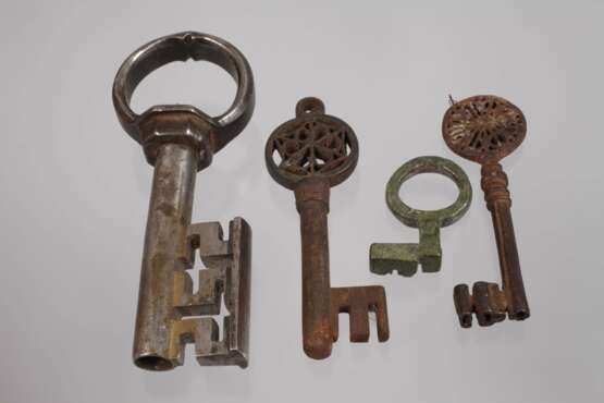 Konvolut historischer Schlüssel - Foto 2