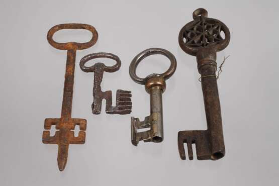 Konvolut historischer Schlüssel - Foto 3