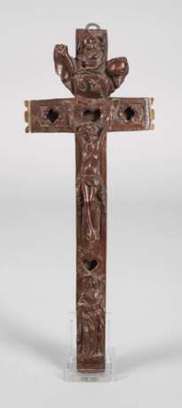 Geschnitztes Kruzifix - photo 1