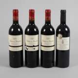 Vier Flaschen Rotwein - фото 1