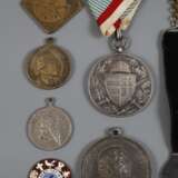 Konvolut Orden, Medaillen und Münzen - Foto 2
