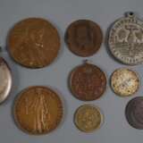 Konvolut Orden, Medaillen und Münzen - photo 4