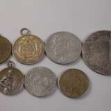 Konvolut Medaillen und Silberteller - photo 2