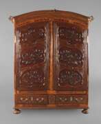 Обзор. Großer barocker Hallenschrank